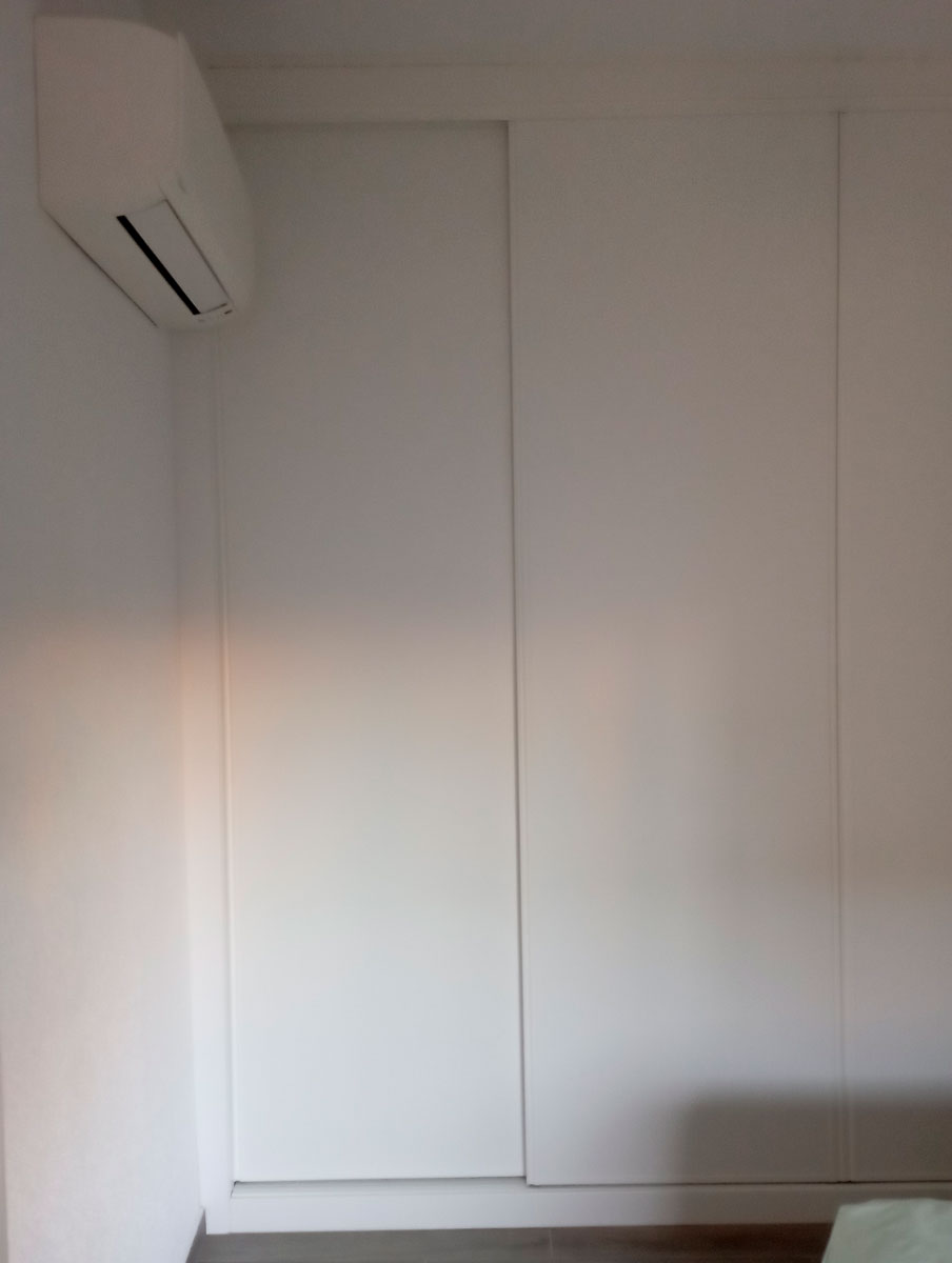 ARMARIO2 Puertas anacar pasillo<br />